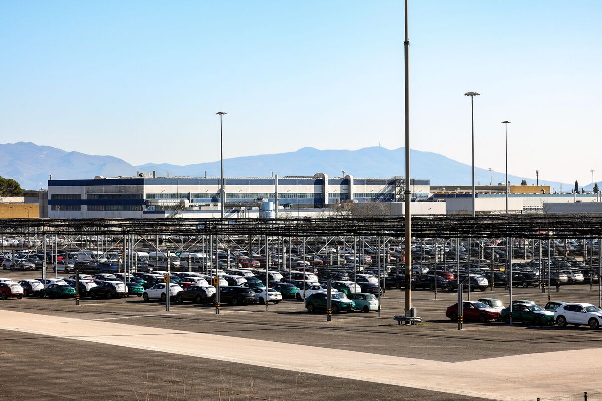 Stellantis Builds Trust With Labor on Plan to Invest in Italy