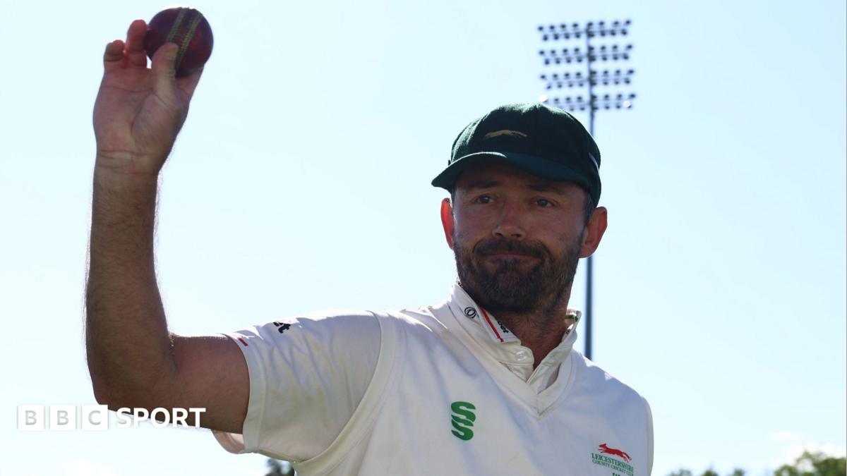 County Championship: Leicestershire v Hampshire - 17 wickets fall on day one
